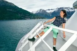 Kari Traa Butterfly T-Shirt Baselayer -Tilbud Try Ski Butik 622787 Marin Shorts DROP KariTraa SS21 Commercial 2500px