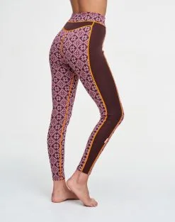 Kari Traa Rose High Waist Pant - Højtaljede Skiunderbukser 51 Kari Traa Rose High Waist Pant - Højtaljede Skiunderbukser -Tilbud Try Ski Butik 622873 ROSE HIGH WAIST PANT SYRUP MODEL 2 Karitraa